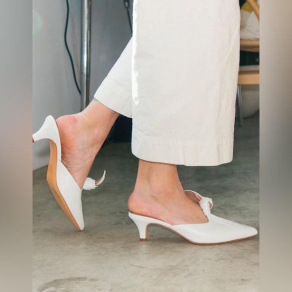 Maryam Nassir Zadeh Shoes - Maryam Nassir Zadeh Palo Mule In Satin Beige Gold size 9